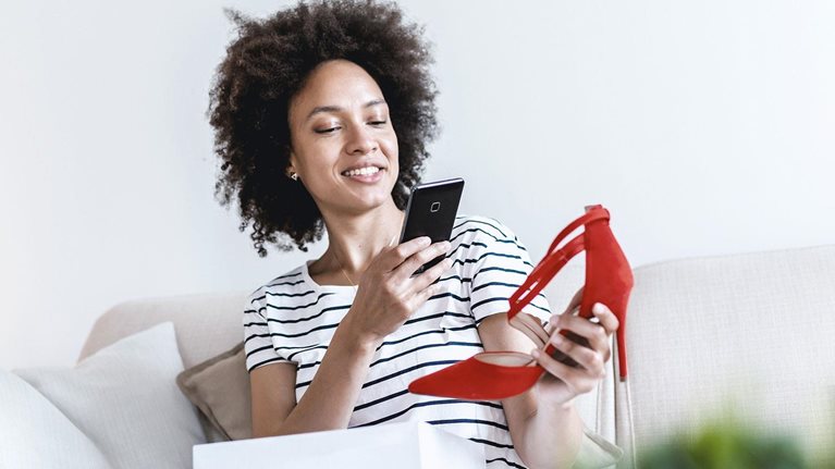 Six vectors of success in online fashion