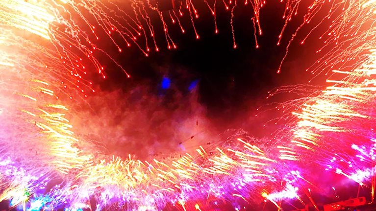 Rewiring contracts for collaboration