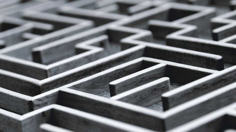 how to make smart decisions quickly in uncertain times