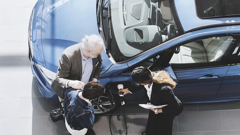 A turning point for US auto dealers: The unstoppable electric car