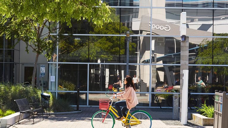 Keeping-up-with-the-consumer_1536x1536_Standard