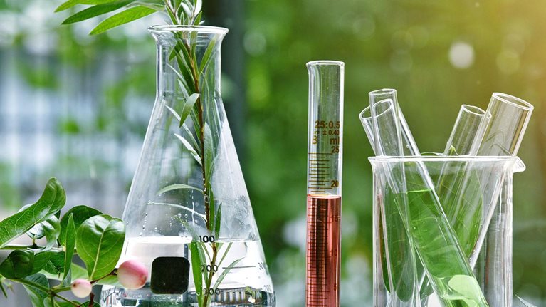 Natural drug research and scientific extraction in glassware