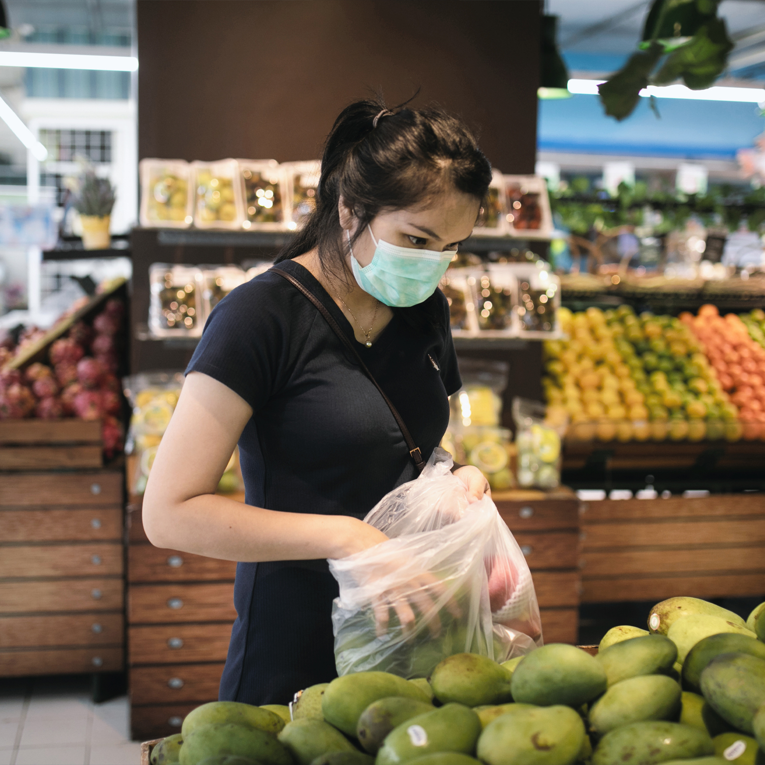 Buying fresh tomatoes